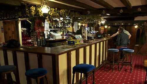 The Bear Inn And Burwash Motel エクステリア 写真
